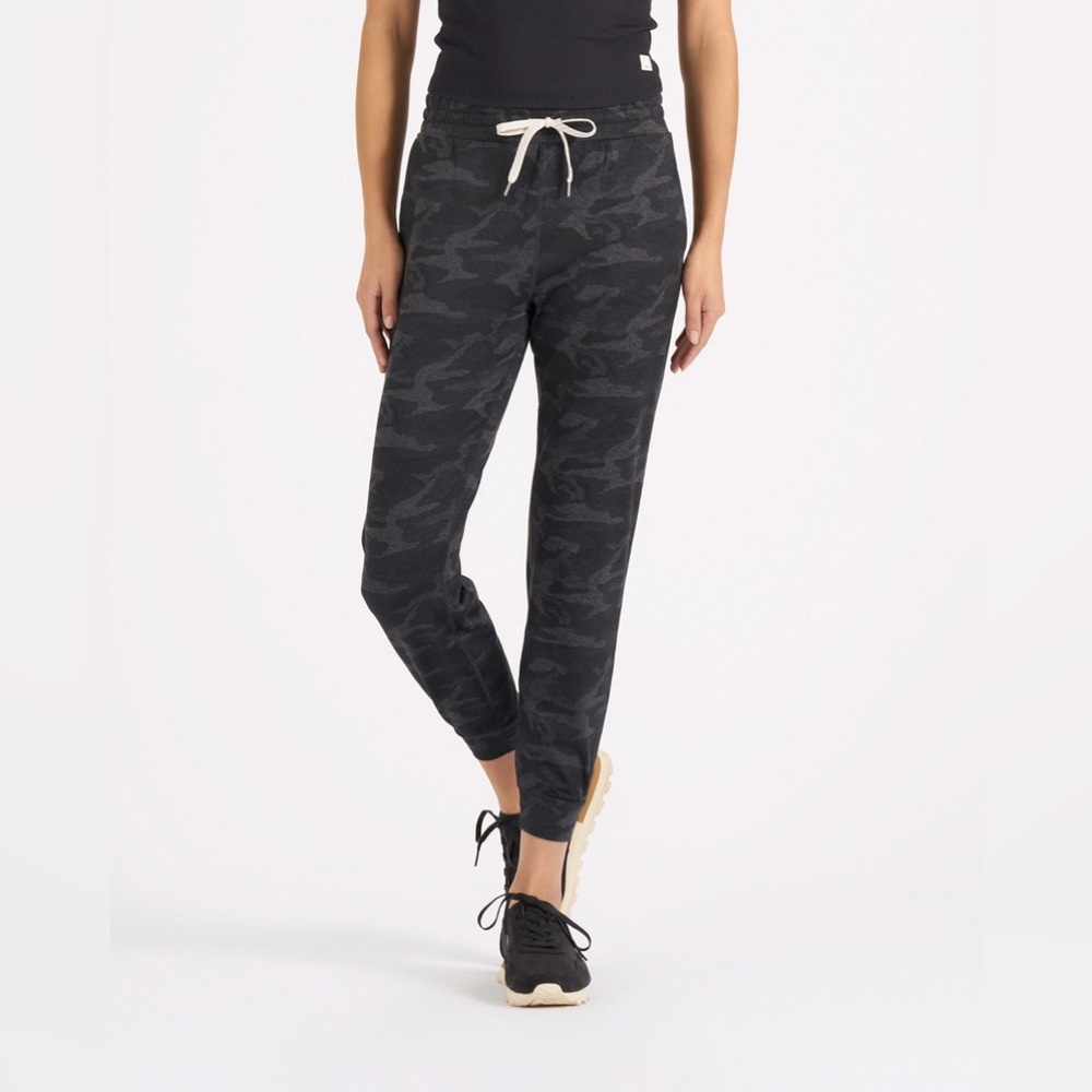 Vuori Performance Jogger Camo